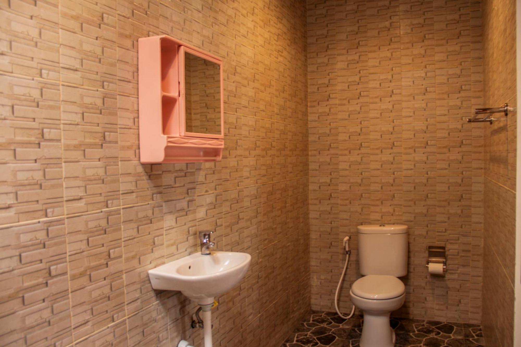 Nyoman Guesthouse Canggu Δωμάτιο φωτογραφία
